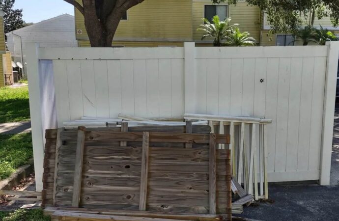 Fence Removals-Boynton Beach Junk Removal and Trash Haulers